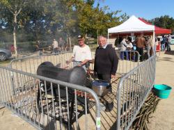 la Saucisse & le lard sur le gril